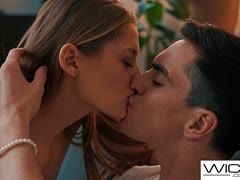 Tiffany Tatum verführt Jüngling zum Teen 18+ Bums